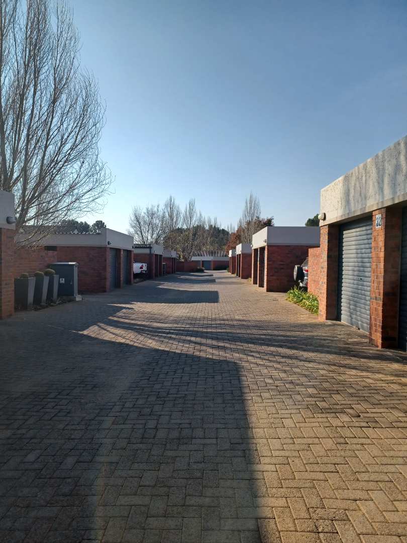 To Let 2 Bedroom Property for Rent in Langenhovenpark Free State